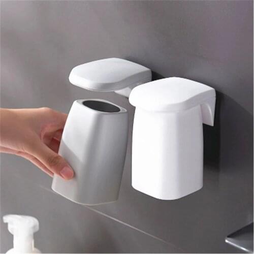 2PCS Mouthwash Cup Holder Set Wall-Mounted Inverted Magnetic Drain Gargle Mug Simple Household Kitchen Couple Cup Storage Rack