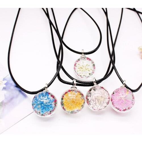 Natural Dried Flower Pendant Necklaces For Women Transparent Resin Glass Ball Real Dry Flower Round Necklaces Jewelry Gift