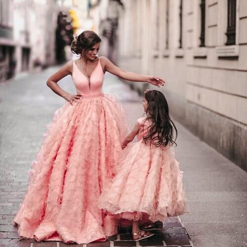 Pink Sleeveless Ruffles Puffy Mother Daughter Princess Ball Gowns Spaghetti Straps Mom Girls Photography Dress Custom
