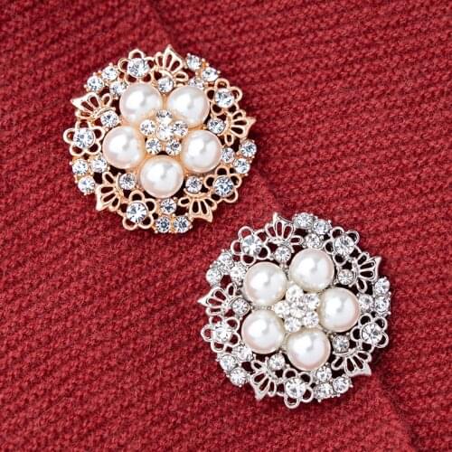 Luxury Silvery Gold Butterfly Scarf Pin Shiny Crystal Brooches Imitation Pearl Flower Jewelry For Women Dress Suit Wedding Gift