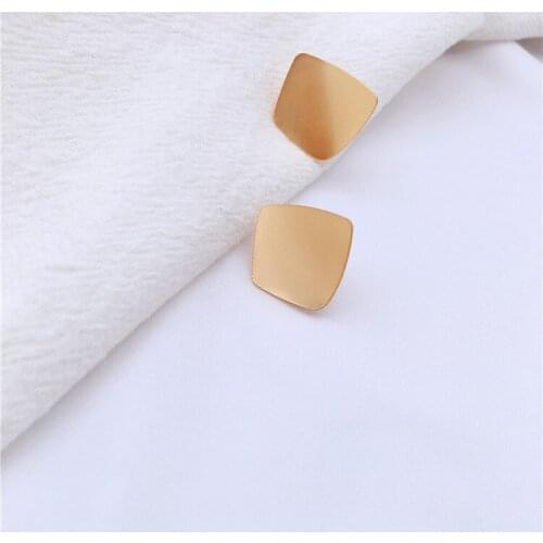 Vintage Port-flavored Ear Clip Earpiece Earpiece with Ear Holeless Matte Metal Geometric Studs Cold Wind Earrings