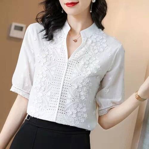 Korean style embroidered Three-dimensional flower white shirt loose short sleeve female blouse