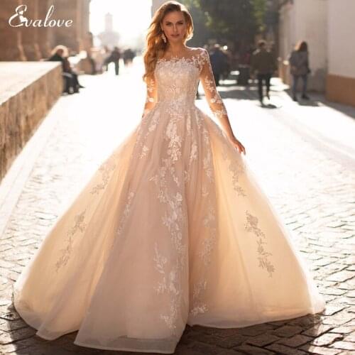 EVALOVE New Gorgeous Appliques 3/4 Sleeve A-Line Wedding Dress 2021 Romantic Scoop Neck Lace Up Customized Princess Bridal Gown