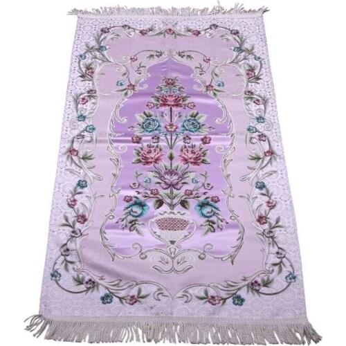 Lace Lined Lilac Prayer Rug 01
