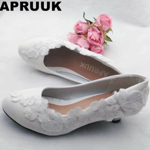 3CM heel 2018 newest design women wedding shoes small low heel classic white lace brides shoes lady party dress pumps shoe