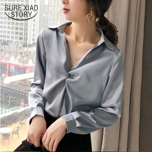 Korean Style Vintage Blouse Women 2021 Autumn V-neck Shirt Women Tops Elegant Slim Solid Office Lady Clothes All Match New 11025