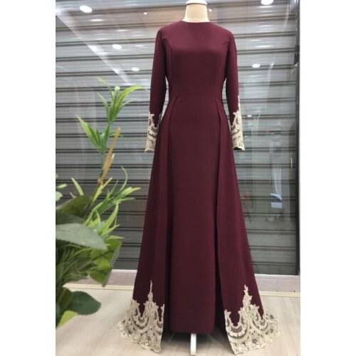Elegant Chiffon Gold Appliques Long Sleeve Evening Dresses A Line Arabic Dubai Muslim Formal Evening Party Gowns Robes De Soirée