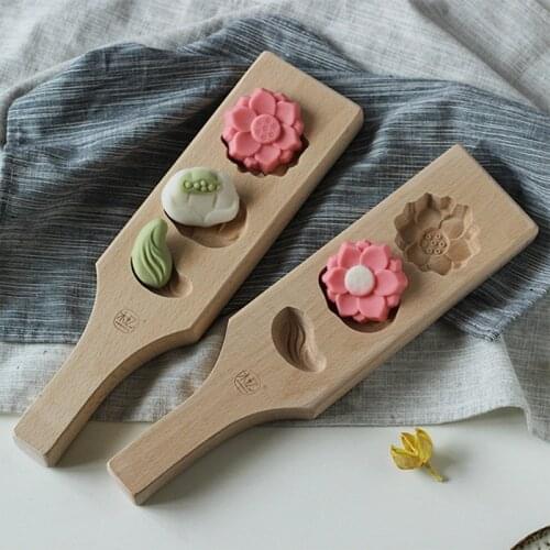Japan Style Handmade Cartoon Beech Wooden Baking for Moon Cakes Pumpkin Pie Bakeware Maker Baking Accessories Lotus