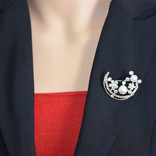 Fashion Jewelry Vintage Crystal Flower Brooches Imitation Pearl Moon Brooch Pins Corsage Wedding Dress Accessories For Woman