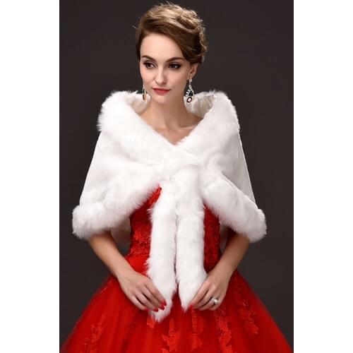 Elegant 2018 New Bridal Jacket Warm Capes In Winter Romantic Wedding Cloaks Accessories EE7711