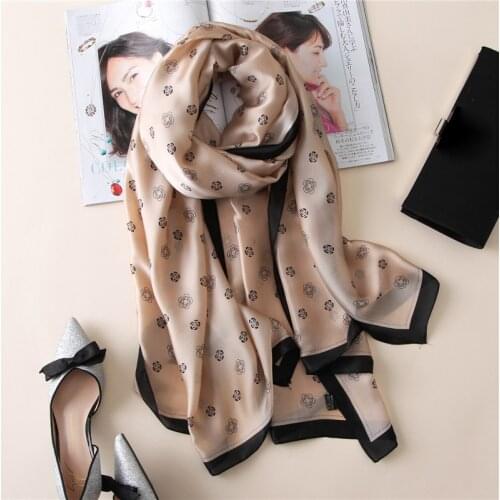 Luxury Brand New Womens Flower Scarf Ladies Silk Scarves Print Soft Beach Sunscreen Shawl Winter Warm Neckerchief Mothers Gift
