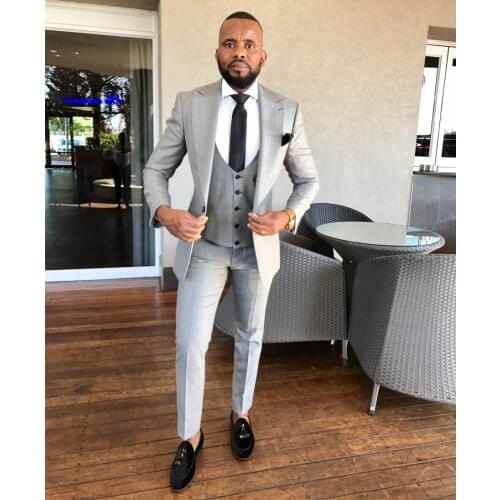 Light Grey Men Suit Slim Fit Jacket Peaked Lapel Tuxedo Custom Made Groomsman Wedding Groom Suits 2018 (Blazer+Pants+Vest+Tie)