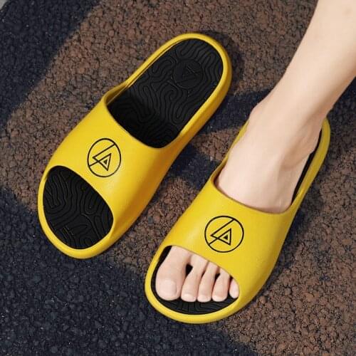Topvivi men slippers luxury fashion summer 2021 trending Slides Men Sandals rubber slippers lightweight shower slippers yellow