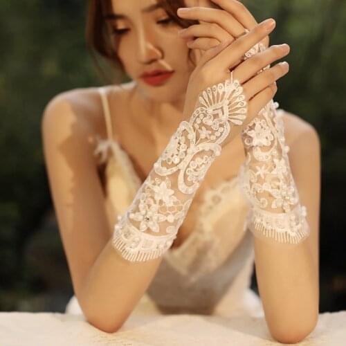 Romantic Princess Wedding Gloves for Wedding Dress Elegant White Wedding Accessories Bridal Gloves with Pearls