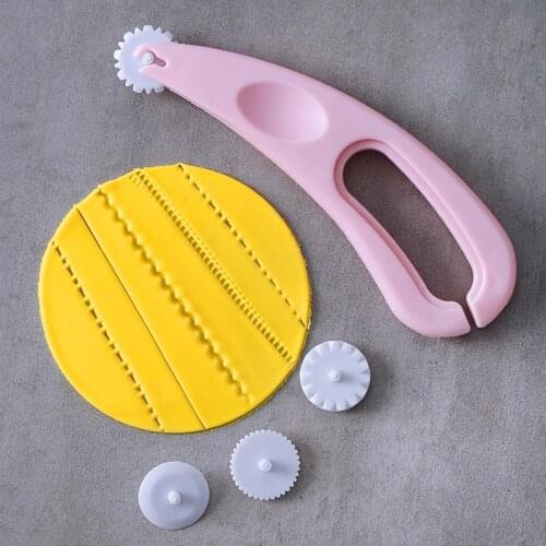Fondant Embosser Cutter Icing 4 Wheels DIY Cutter Knife Sugarcraft Paste Embosser Pastry Mold Stitching Cake Decoration Tools