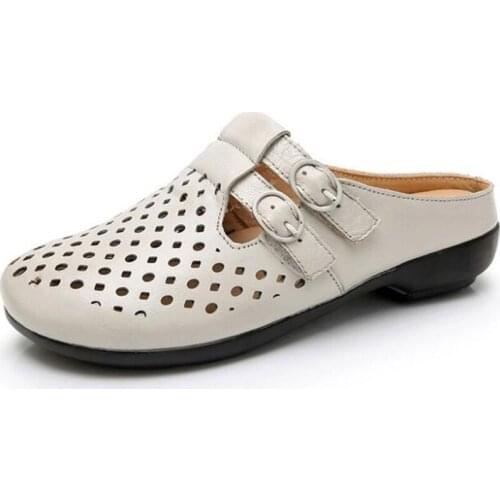 2020 New Summer Round Head Hollow Genuine Leather Sandals Casual Beach Slippers Soft Comfort Fashion Flat Sandals Women Sandals