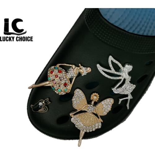 1pcs New Designer Chain Shoe Croc Charms JIBZ Accessories Decoration for Croc Charm Clog Shoes Pendant Buckle for Girl Gift