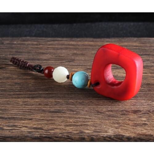 High Quality Hand Weaving Round Keychain Fashion Pendant Camel Bone Shape Jewelry Key Chain Ring For Men Women Souvenir YS057