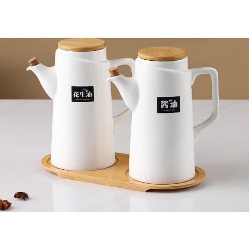 2pcs Ceramic Seasoning Bottle Nordic Style Kitchen Seasoning Jar Set bamboo Lid Salt Shaker Seasoning Jar Kitchen Accessories