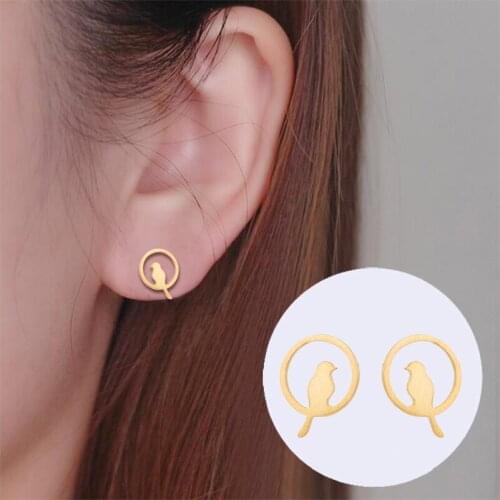 Oly2u Delicate Little Bird Stand on Circle Studs Earrings for Women Femme Cute Spring Fashion Animal Small Earings Kolczyki