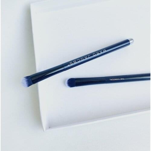 Maro full cover correcting Concealer brush - The Perfect Angled conceal Makeup Brush
