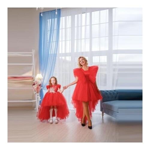Charming Red Tulle Mother And Kids Dresses Hi Low Ruffles Sleeveless Puffy Custom Made Mom And Daughter Photo Shoot Dress