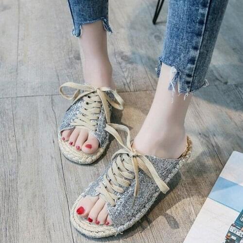 White Slippers for Women Flat Sandals Women 2020 Flat Comfort Linen Insole Slipers Women Fashion Sequin Silver House Shoes