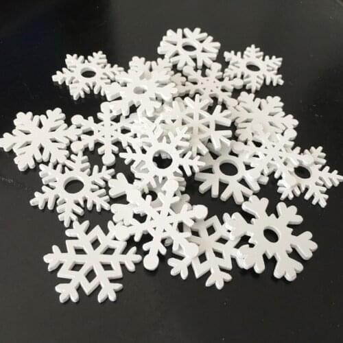 Christmas Decorations 50Pcs/lot 35mm White Mix Shape Wooden Snowflakes Christmas Ornaments Xmas Pendants 2021 New Year decor