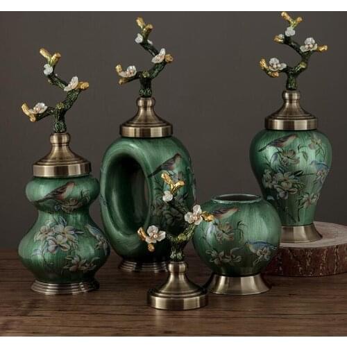 European Classic Luxury Ceramic Vase Ornaments Decoration Crafts Home Livingroom Statues Coffee Bar Desktop Retro Figurines Art