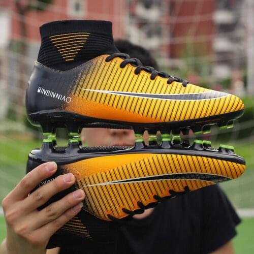 Women Porfessional Soccer Shoes Men Football Boots High Ankle Kids Breathable Lightweight Soccer Cleats Shoes Chuteira Futebol