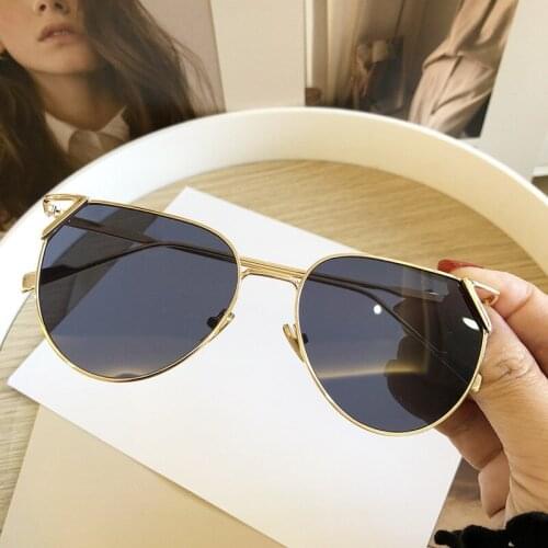 Vintage Luxury Cat Eye Designer Sunglasses 2021 New Fashion Trend Sun Glasses Pink Black Gradient Eyewear Oversized Big Shades