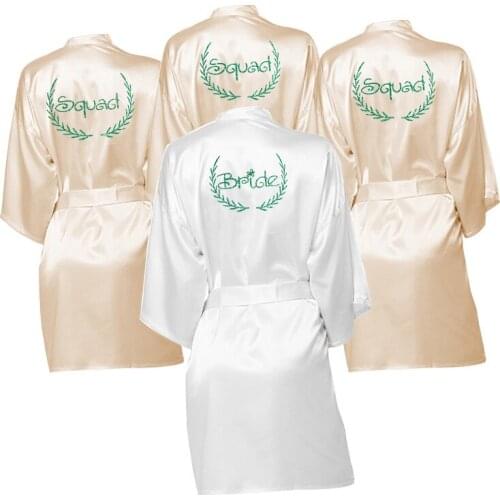 Bachelor Party Bride& Squad Robe Glitter Green Printing Wreath Pajamas Robe Custom Robes Wedding Gown Party Robes