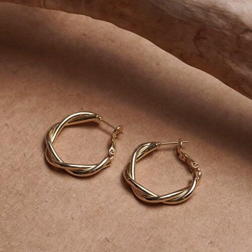 Simple Cute Korean Fashion Style Twisted Hoop Gold Earrings For Women Vintage Pierced Ear Jewely Wholesale