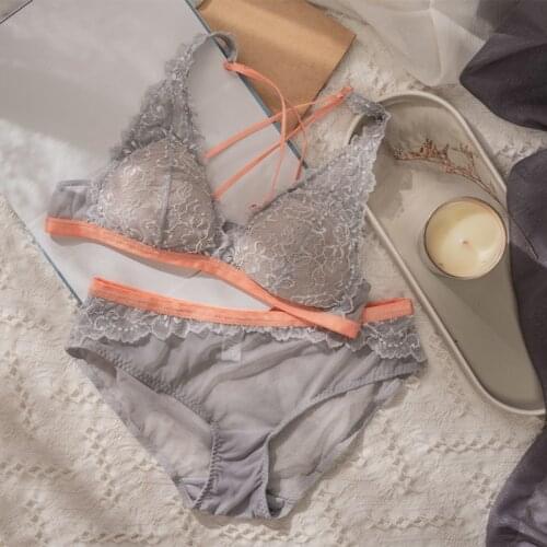 Sexy Womens Underwear Classic Back Bandage Womens Sexy Lace French Bra Set Romantic Purple Triangle Soft Cup Underwear