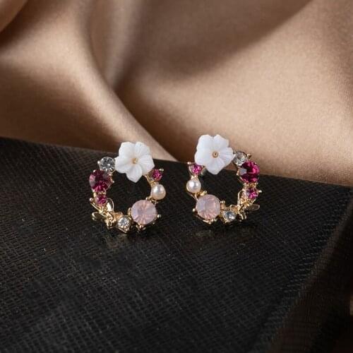 New Korean Fashion Simple Temperament S925 Silver Needle Flower Pearl Rhinestone Stud Earrings for Women