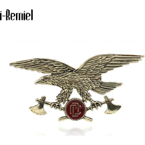 Vintage Gold Metal Eagle Axe Brooches Broches Badge Suit Shirt Collar Lapel Pin Scarf Buckle Creative Animal Brooch Men Gifts