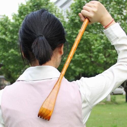 1 piece of long natural wood back-scratching massager, convenient for manual hand-free scratching of the back