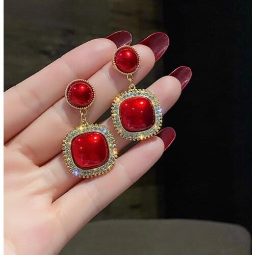 2021 New Arrival Vintage Geometric Women Dangle Earrings Red Pearl Earrings Womens Fashion Elegant Korean Simple Jewelry