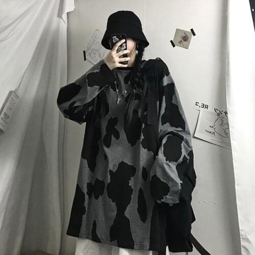 Long Sleeve Woman T-Shirt Winter And Autumn Ladies Long T-Shirt Trendy Hip-Hop Dark Cow Print Loose Casual Wild Women T-Shirt