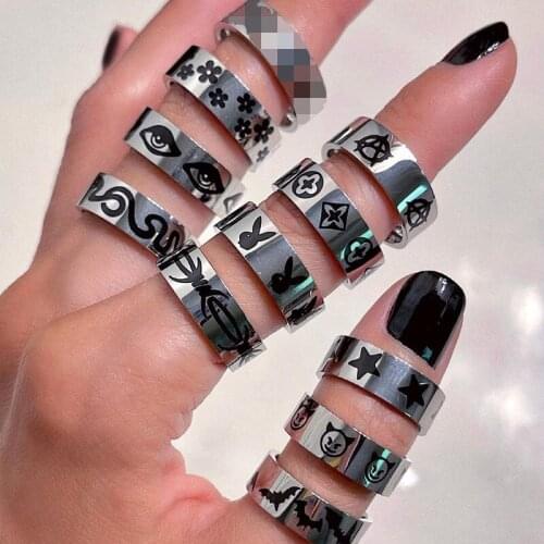 Fashion New Hiphop Punk Rabbit Skull Bone Little Devil Daisy Titanium Steel Couple Ring Vintage Gothic Jewelry For Women Men