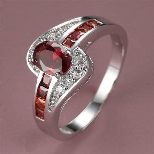 Vintage Female Red Crystal Stone Ring Charm Silver Color Engagement Ring Luxury Bridal Oval Zircon Wedding Rings For Women
