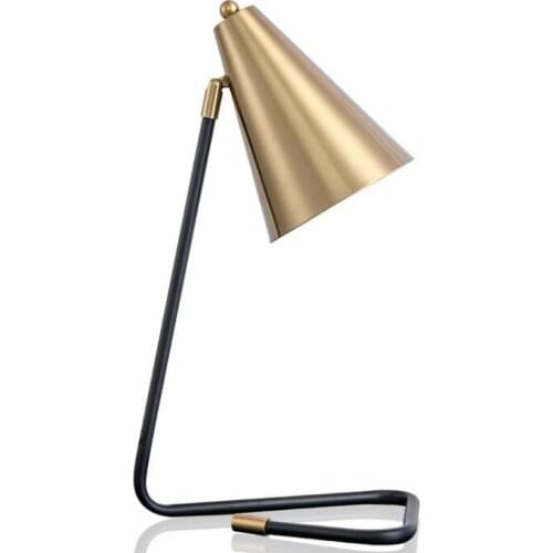 Postmodern Table Lamp Minimalist Nordic Desk Lamp Designer Creative American Style Office Home Bedroom Foyer Hotel