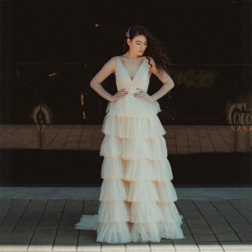 New Tiered Tulle V Neck Wedding Dress Curled Ruffles Open Back 2021 Zipper Buttons Beach Bridal Gown Custom Made Plus Size