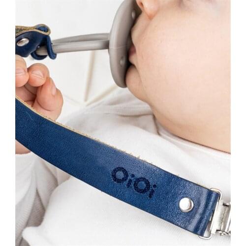 OIOI %100 DERİ KLİPSLİ EMZİK & DİŞ KAŞIYICI ASKISI