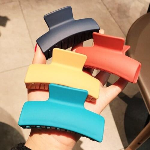 New Fashion Large 9cm Solid color acrylic Hair Clips Girls Hairpins Crab Claws Clamp Hair girls Women for accessoires Headdress