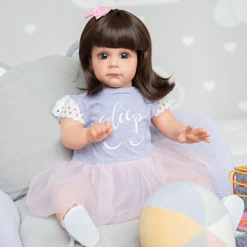 60cm Reborn Baby Doll Lifelike Maggie with Brown Short Hair Reborn Girl Doll Cuddly Little Girl Doll Toys for Children