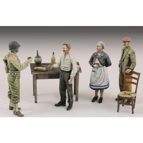 New Unassembled 1/35 ancient crew stand include 4 resin Figure Unpainted Model Kit