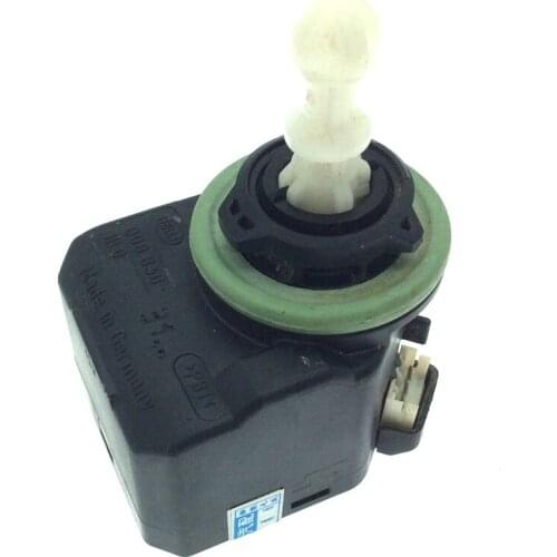 1pc used second hand for for the old Audi A6 Volkswagen Sagitar headlight adjustment motor