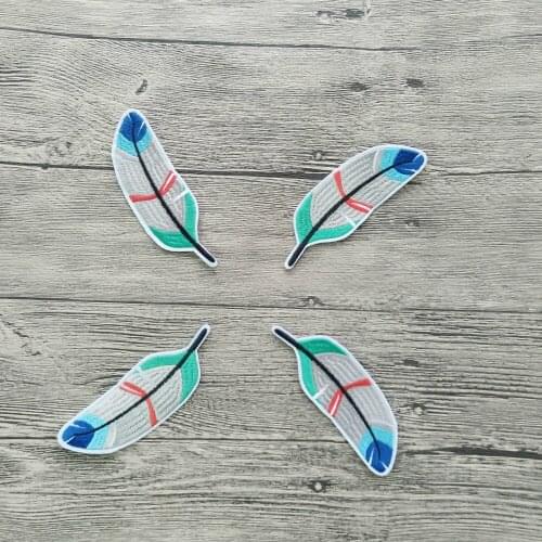 4pcs/lot Feather Applique Embroidered Iron on Fabric Patches For Clothes Bag Shoes Cap Cute Sticker Diy Craft Repair Decoration