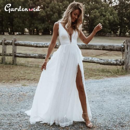 Sexy V-neck Backless Wedding Dress Boho Spaghetti Straps High Split Bridal Dress Vintage Lace Bride Dress Lace Simple 2020
